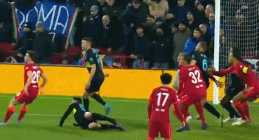 时隔34年维京队再夺挪超冠军，球迷冲入球场内疯狂庆祝（维京队暌违34年重夺挪超桂冠，球迷涌入球场狂欢）