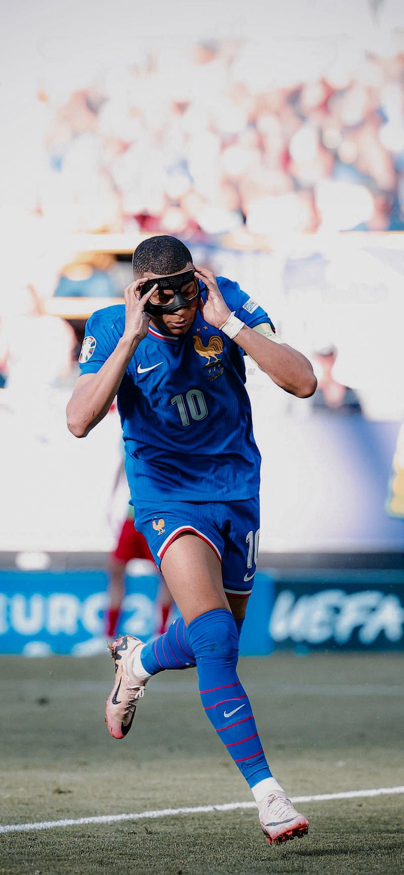 马卡：小西蒙尼如今表现出色，离不开梅西对他的明智建议（马卡：小西蒙尼状态火热，梅西的点拨功不可没）