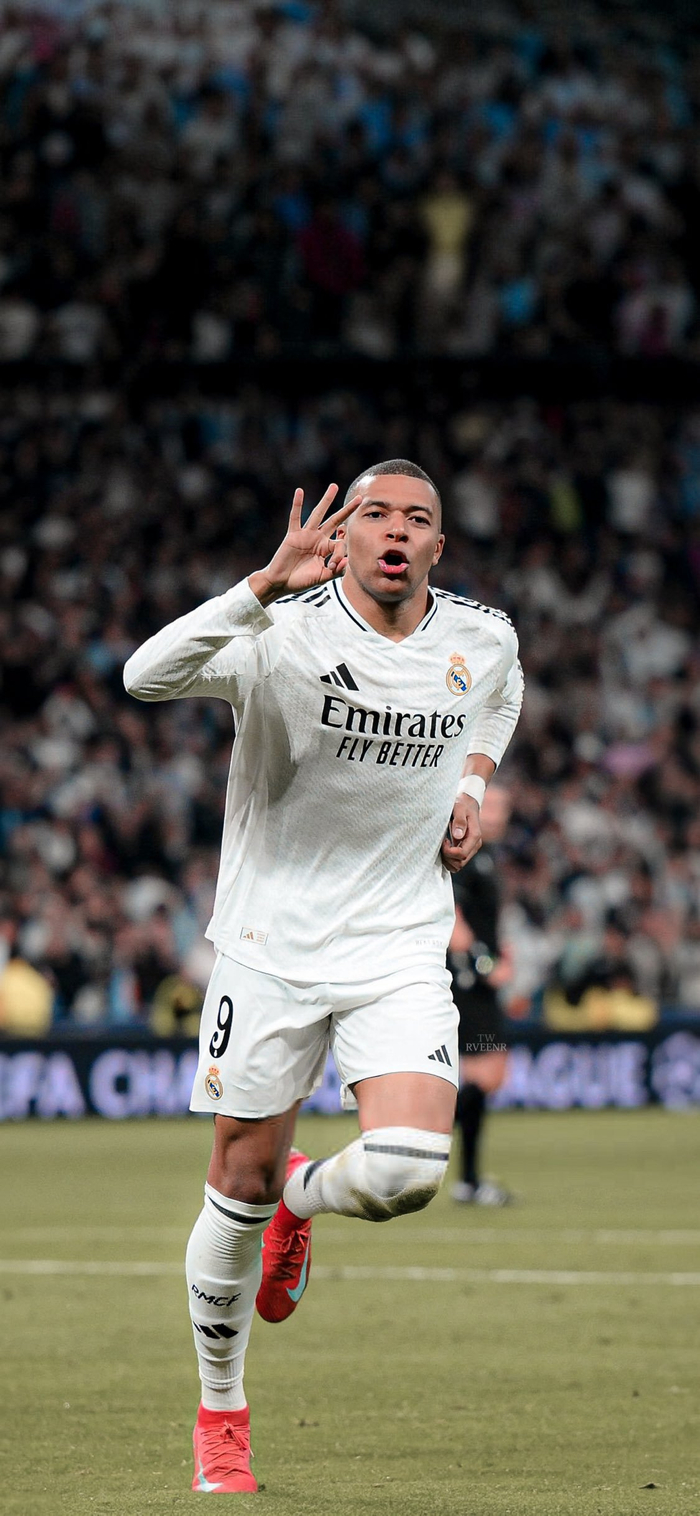 贝尔戈米：看看那不勒斯有多少人缺阵，如今他们比上赛季更强（贝尔戈米：哪怕那不勒斯伤缺众多，如今整体实力已超越上赛季）