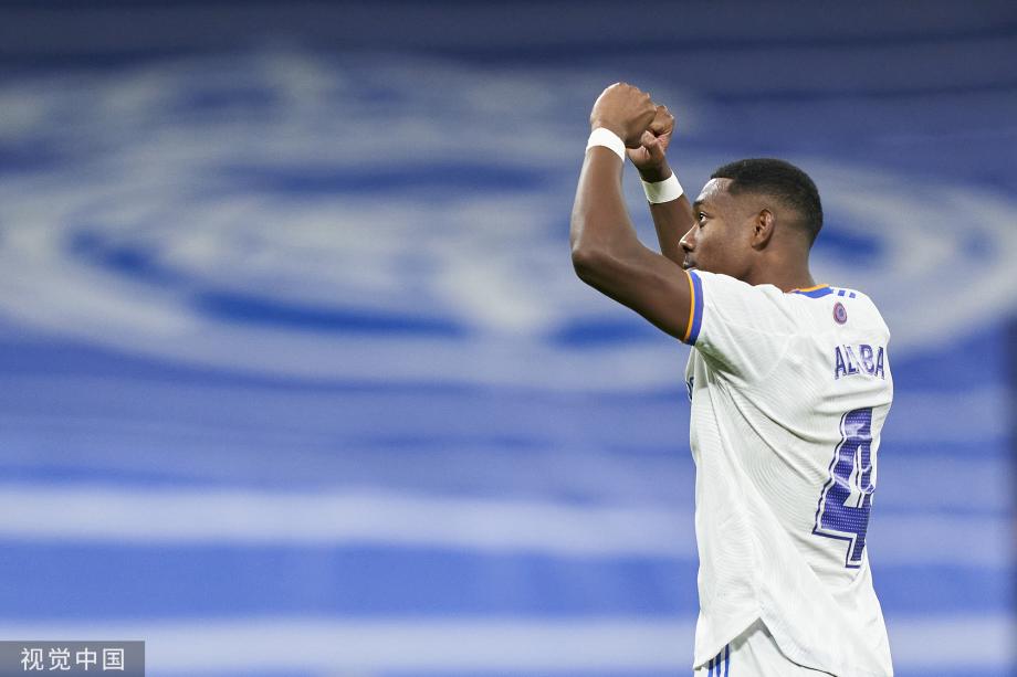 约基奇砍下118次25分+10助，史上其他中锋合计108场（约基奇25分+10助已达118场，超过其余中锋历史总和108场）