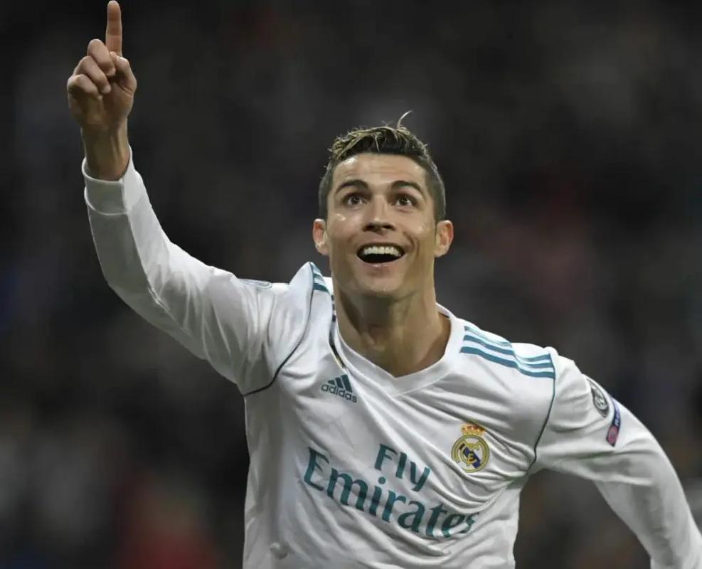 孔蒂：祝贺球员们，必须对他们说谢谢、谢谢、再谢谢（孔蒂盛赞球员：祝贺全队，连声致谢——谢谢、谢谢、再谢谢）