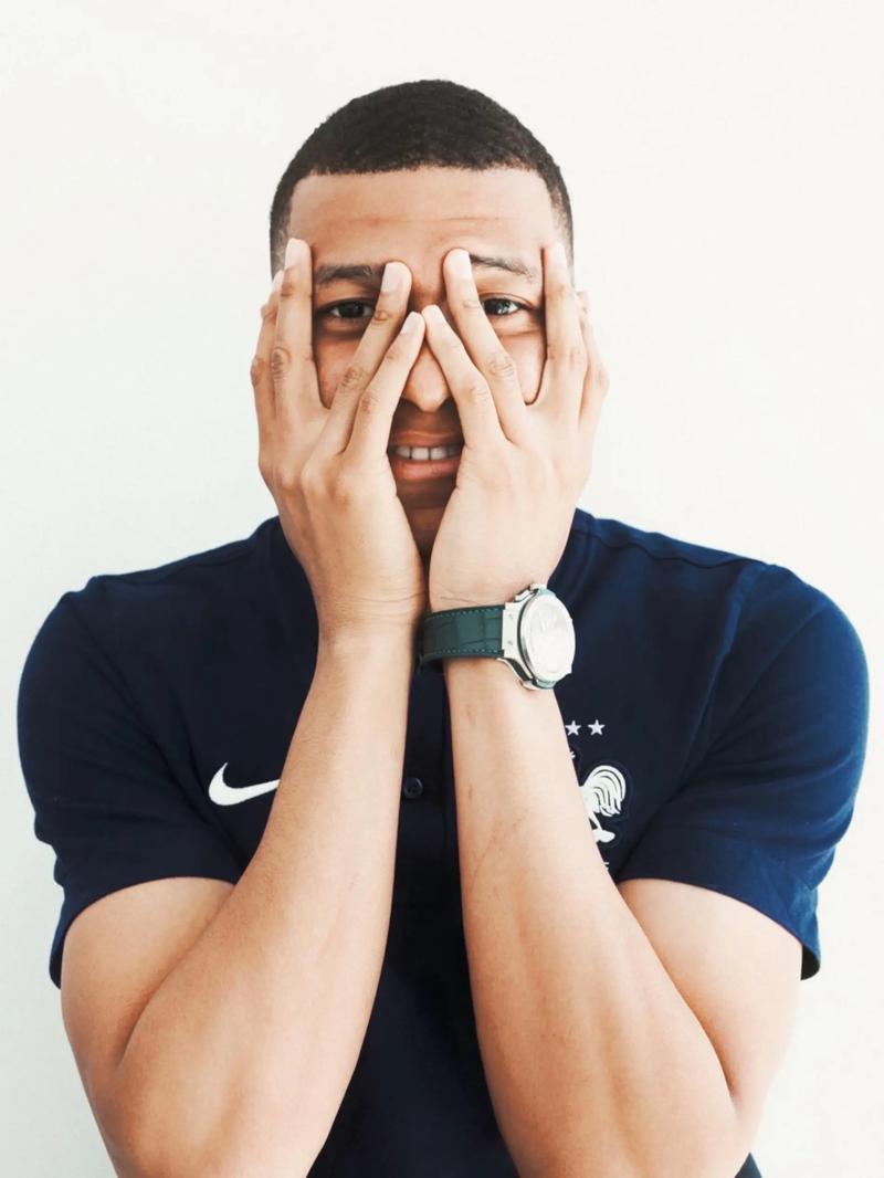 阿坎吉：齐沃很重视沟通和我们很亲近；希望世界杯对阵意大利（阿坎吉：齐沃注重沟通，与我们关系密切；盼世界杯碰上意大利）